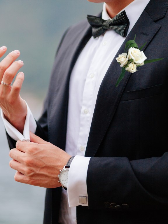 WHITE WEDDING DAY 7 - 16 CORSAGE & BOUTONNIERE